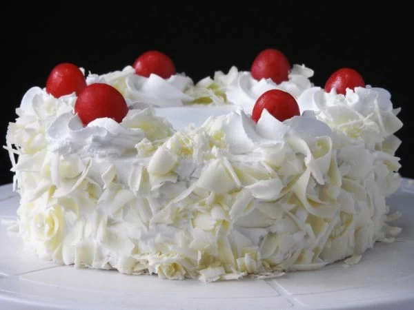 White Forest Cake (1 kg)