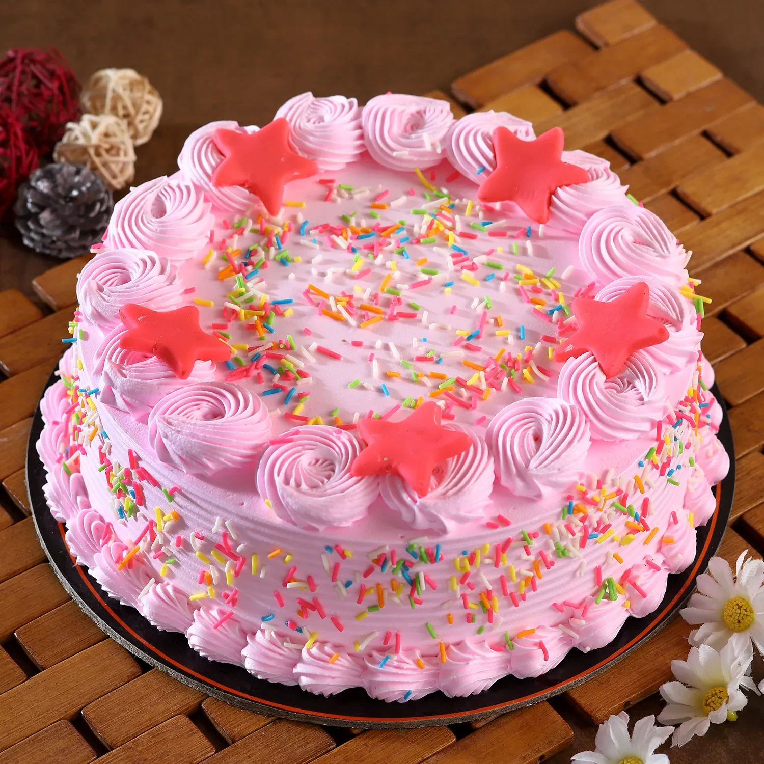 Strawberry Fresh Cream Cake- 1 Kg